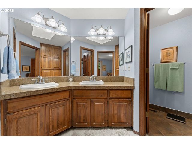 5725 Sw CALUSA Loop, Tualatin, OR 97062