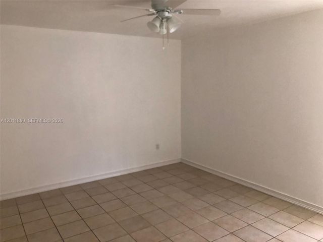 10387 N Kendall Dr R-2, Miami, FL 33176
