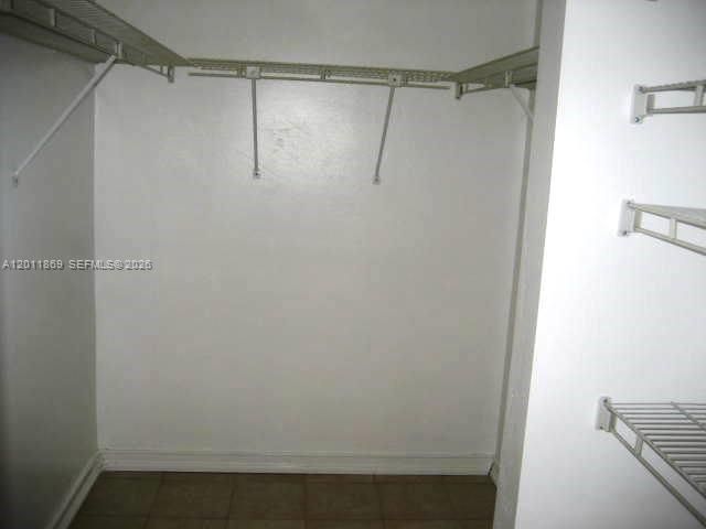 10387 N Kendall Dr R-2, Miami, FL 33176