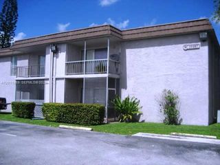 10387 N Kendall Dr R-2, Miami, FL 33176