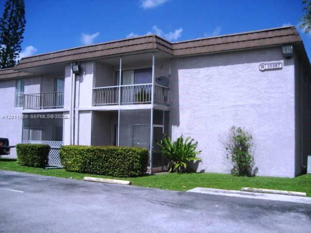 10387 N Kendall Dr R-2, Miami, FL 33176