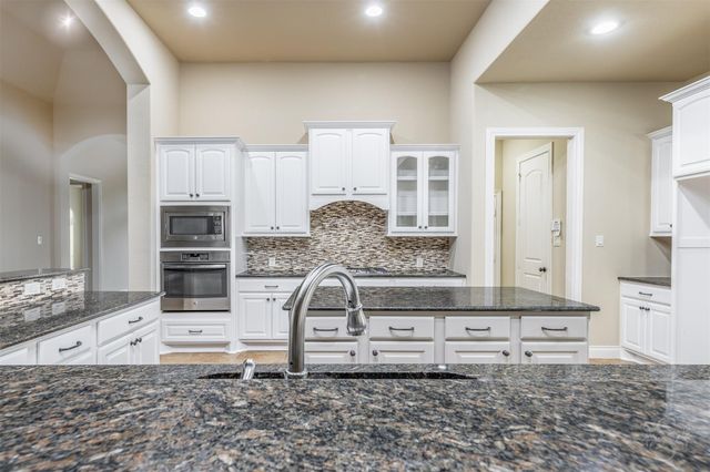 27602 Lakeway Trail Lane, Fulshear, TX 77441