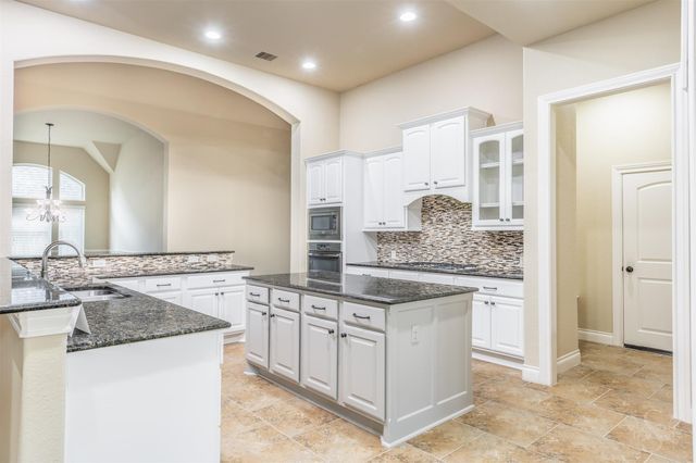 27602 Lakeway Trail Lane, Fulshear, TX 77441