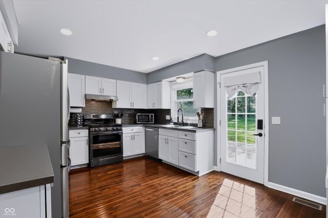 242 Beechmont Drive, Carmel, IN 46032