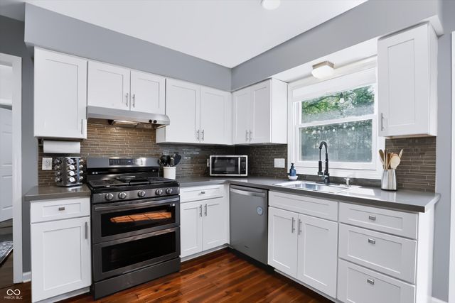 242 Beechmont Drive, Carmel, IN 46032