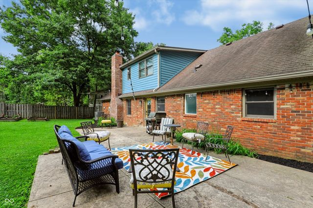242 Beechmont Drive, Carmel, IN 46032