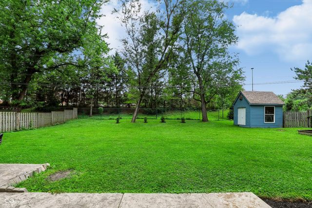 242 Beechmont Drive, Carmel, IN 46032