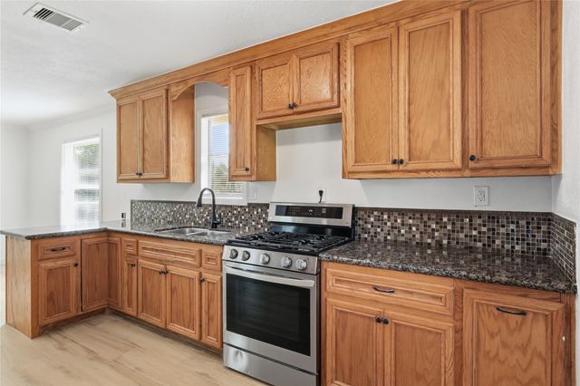 19322 S Post Oak Boulevard, Fresno, TX 77545