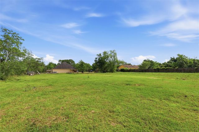 19322 S Post Oak Boulevard, Fresno, TX 77545