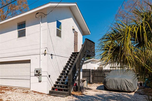 600 74TH AVENUE N, St Petersburg, FL 33702