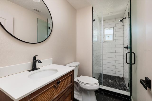 600 74TH AVENUE N, St Petersburg, FL 33702