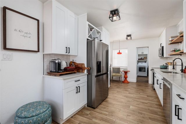 600 74TH AVENUE N, St Petersburg, FL 33702