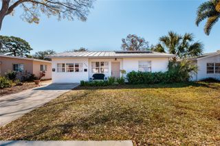 600 74TH AVENUE N, St Petersburg, FL 33702