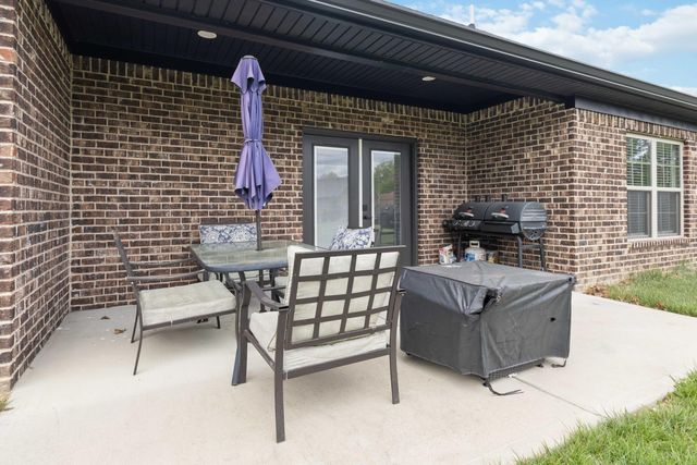 1039 Vineyard Way, Berea, KY 40403