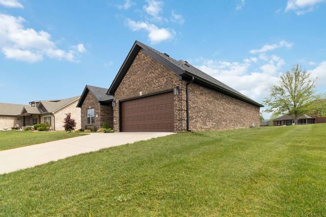 1039 Vineyard Way, Berea, KY 40403