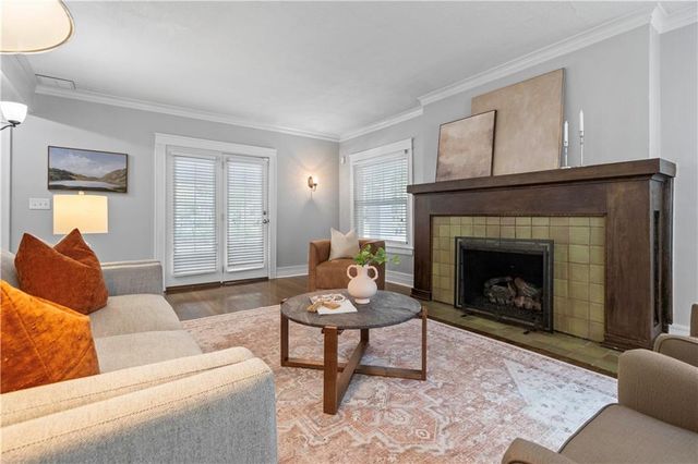 6034 Brookside Boulevard, Kansas City, MO 64113