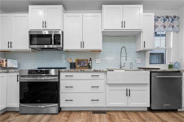 6034 Brookside Boulevard, Kansas City, MO 64113