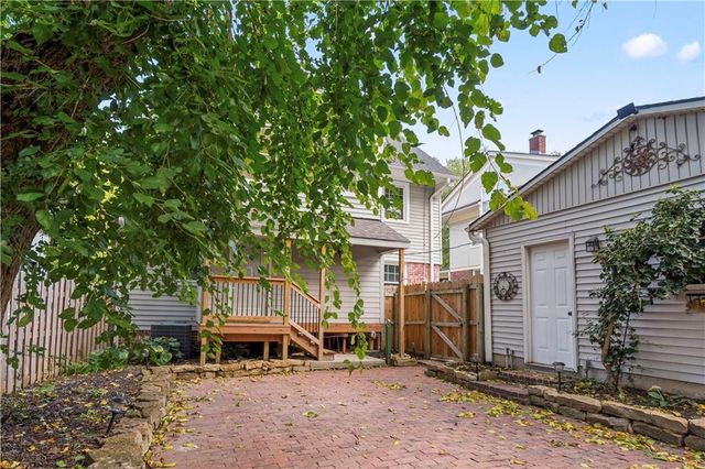 6034 Brookside Boulevard, Kansas City, MO 64113