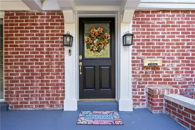 6034 Brookside Boulevard, Kansas City, MO 64113