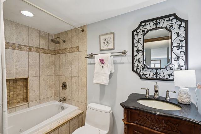 1 Renaissance Place 1022, Palatine, IL 60067