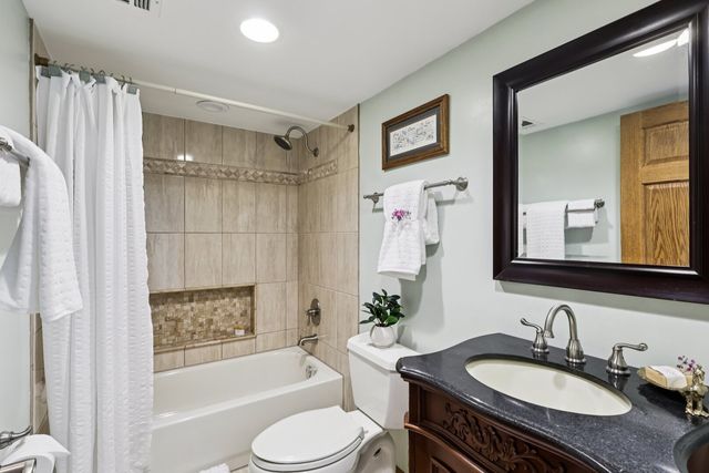 1 Renaissance Place 1022, Palatine, IL 60067