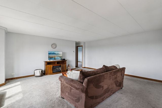 1 Renaissance Place 1022, Palatine, IL 60067