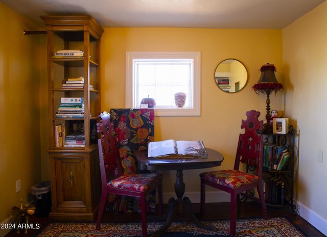 601 N BERRY Avenue, Winslow, AZ 86047