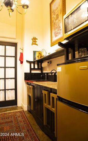 601 N BERRY Avenue, Winslow, AZ 86047