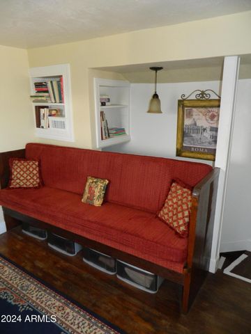 601 N BERRY Avenue, Winslow, AZ 86047