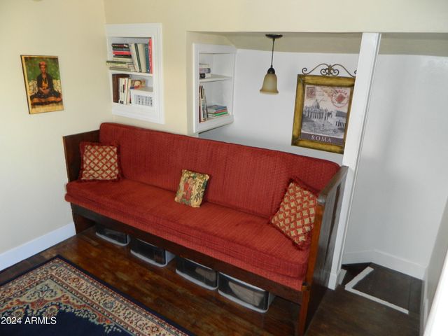 601 N BERRY Avenue, Winslow, AZ 86047