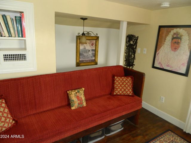 601 N BERRY Avenue, Winslow, AZ 86047