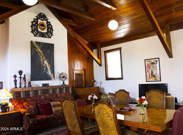 601 N BERRY Avenue, Winslow, AZ 86047