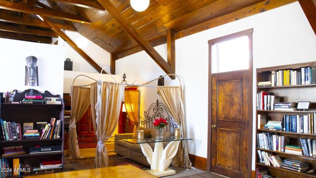 601 N BERRY Avenue, Winslow, AZ 86047