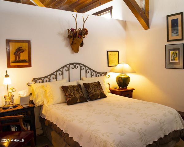 601 N BERRY Avenue, Winslow, AZ 86047