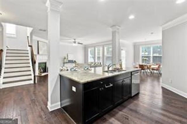 1020 Roswell Manor Circle, Roswell, GA 30076