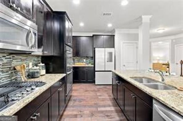 1020 Roswell Manor Circle, Roswell, GA 30076