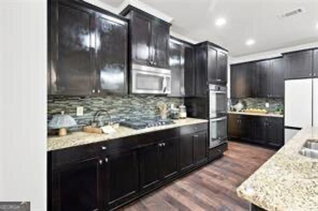1020 Roswell Manor Circle, Roswell, GA 30076