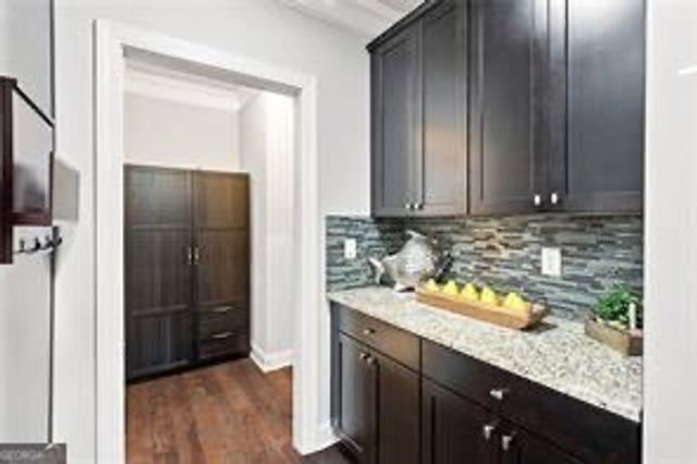 1020 Roswell Manor Circle, Roswell, GA 30076