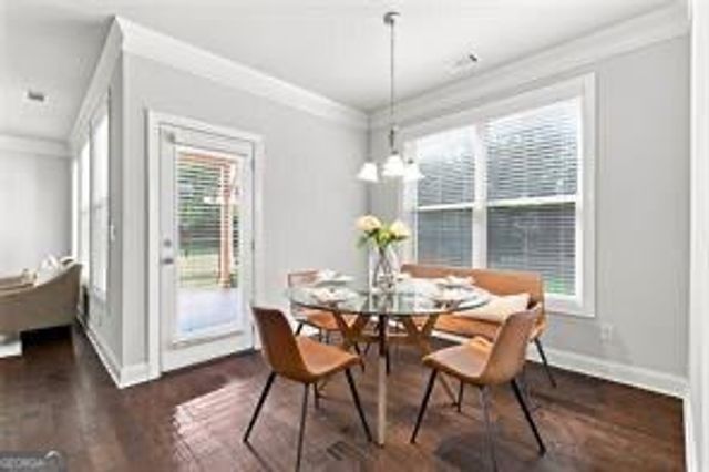 1020 Roswell Manor Circle, Roswell, GA 30076