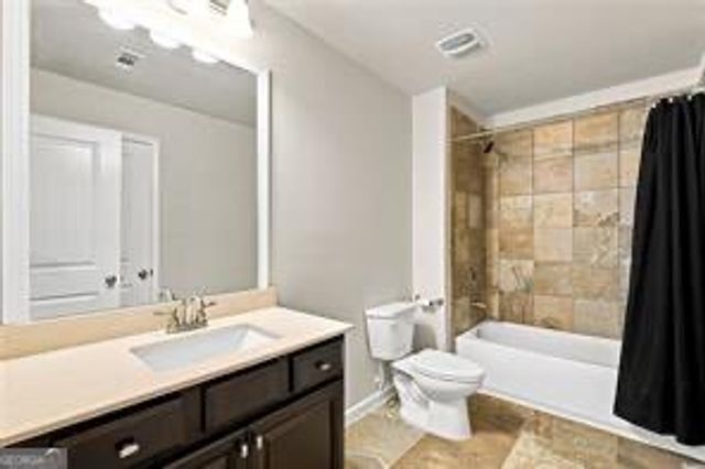 1020 Roswell Manor Circle, Roswell, GA 30076