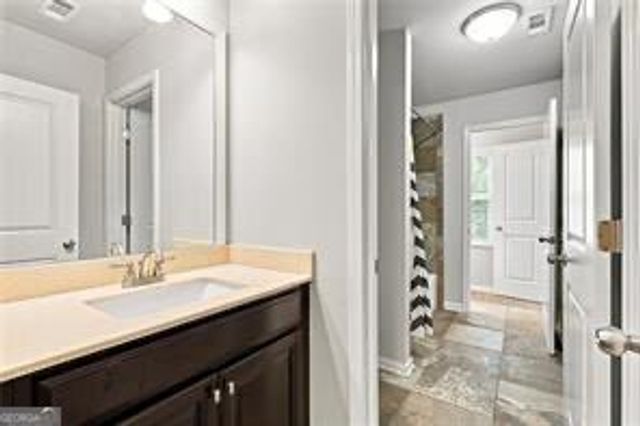 1020 Roswell Manor Circle, Roswell, GA 30076