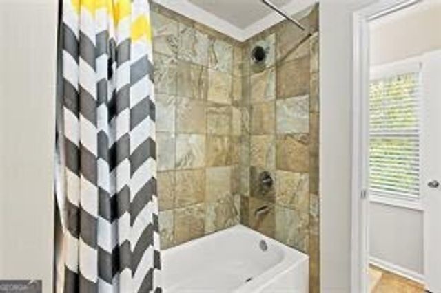 1020 Roswell Manor Circle, Roswell, GA 30076