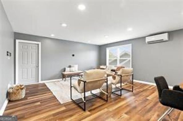 1020 Roswell Manor Circle, Roswell, GA 30076