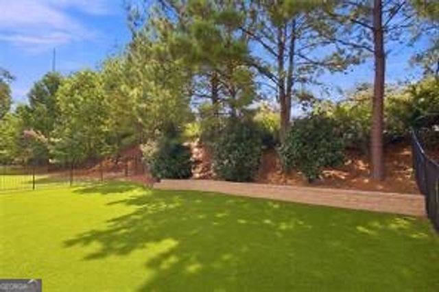 1020 Roswell Manor Circle, Roswell, GA 30076