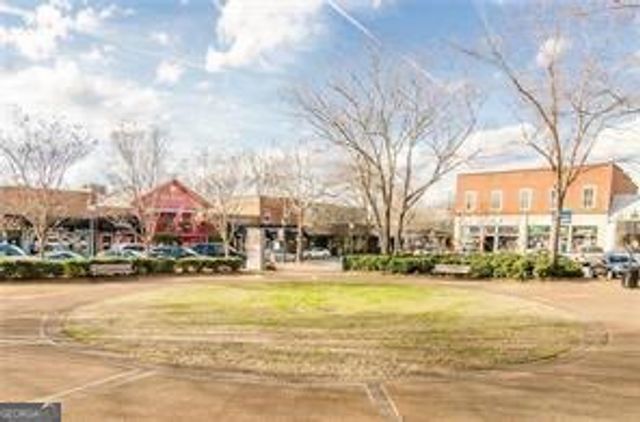 1020 Roswell Manor Circle, Roswell, GA 30076