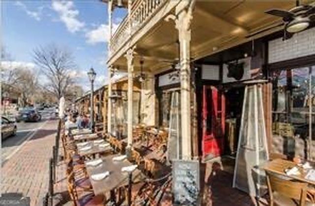 1020 Roswell Manor Circle, Roswell, GA 30076