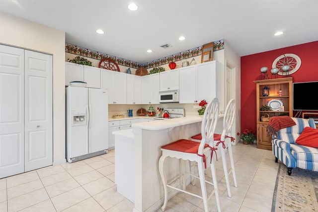 123 Via Castilla, Jupiter, FL 33458