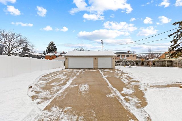 3371 S 75th STREET, Milwaukee, WI 53219