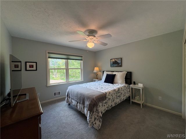 29 Wenham Lane, Perinton, NY 14534