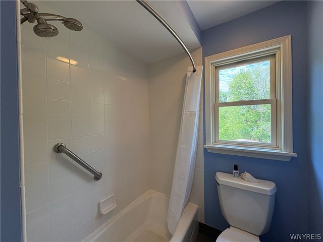 29 Wenham Lane, Perinton, NY 14534